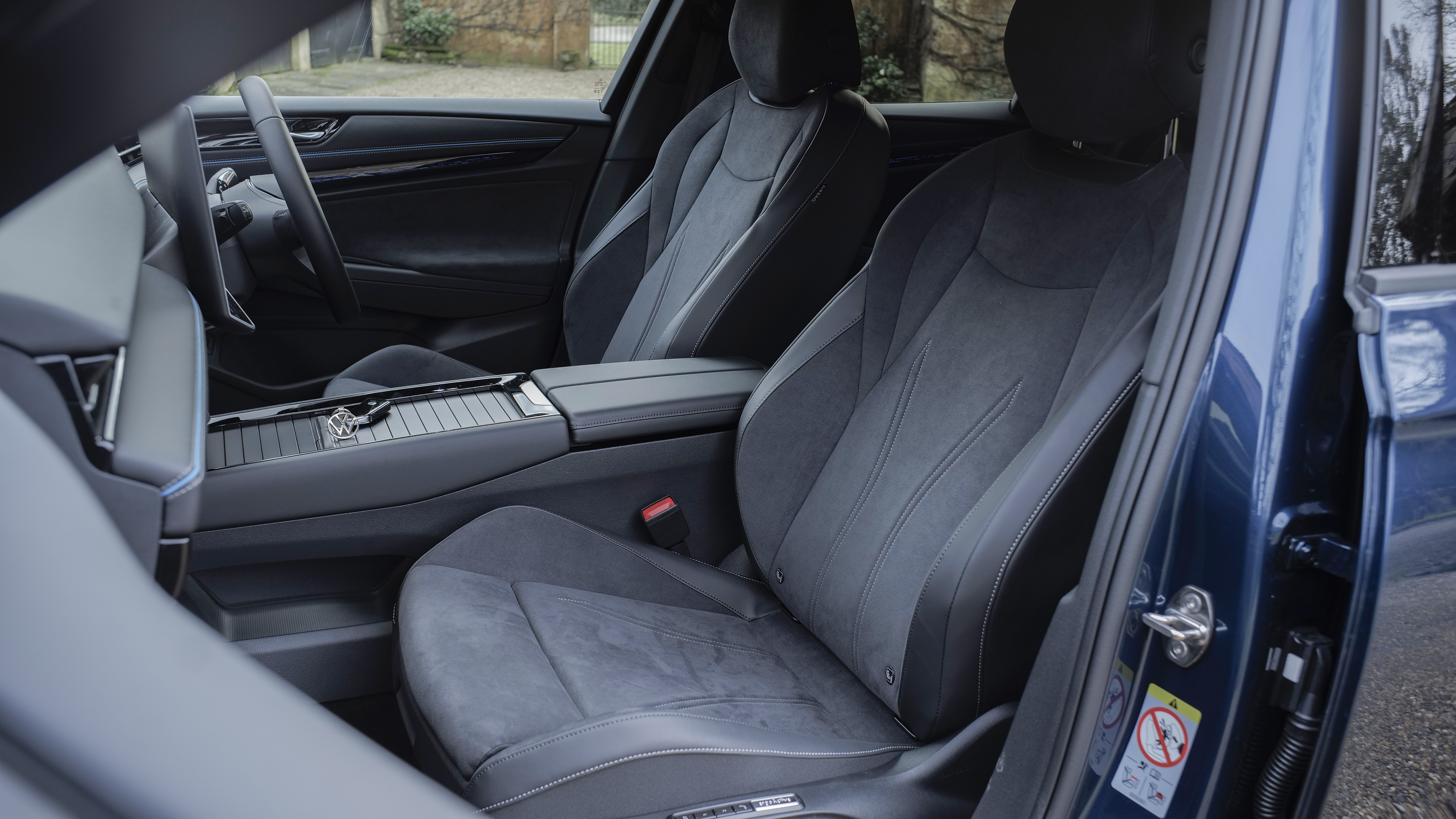 VOLKSWAGEN ID.7 HATCHBACK 210kW Match Pro Plus 77kWh 5dr Auto [Int+Ext+ Pan]